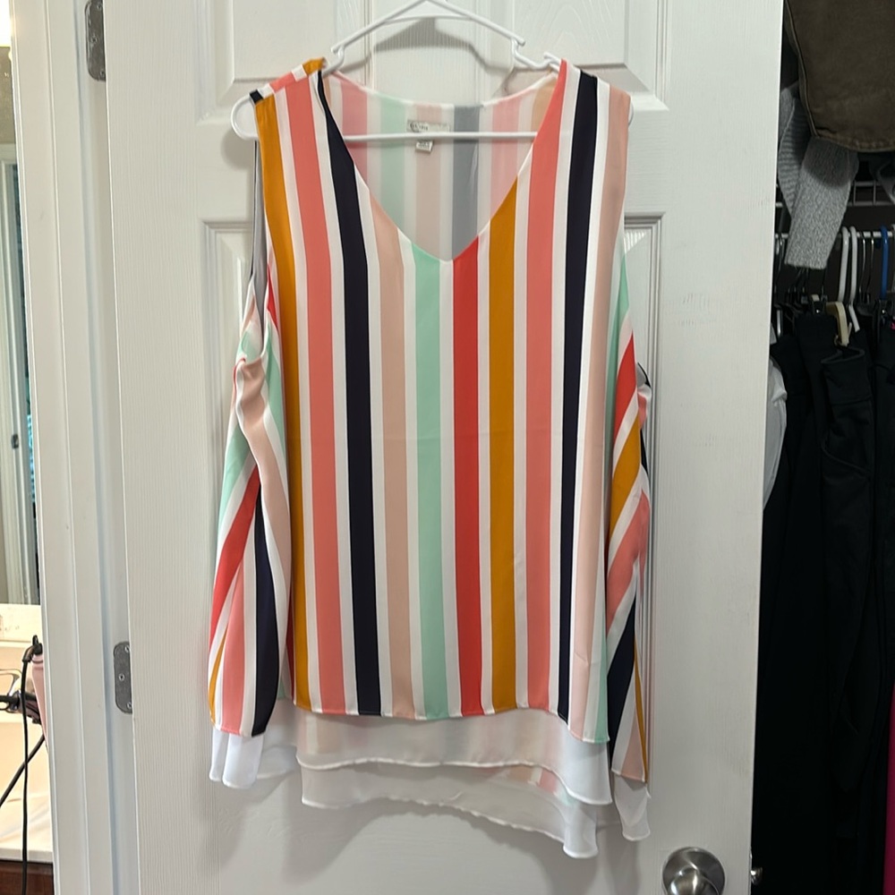 EST 1946 size XL blouse